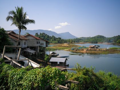 Vang Vieng et le lac Nam Ngum, Laos. Photographie de Jordy Meow, 31/48