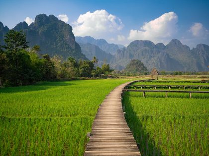 Vang Vieng et le lac Nam Ngum, Laos. Photographie de Jordy Meow, 2/48