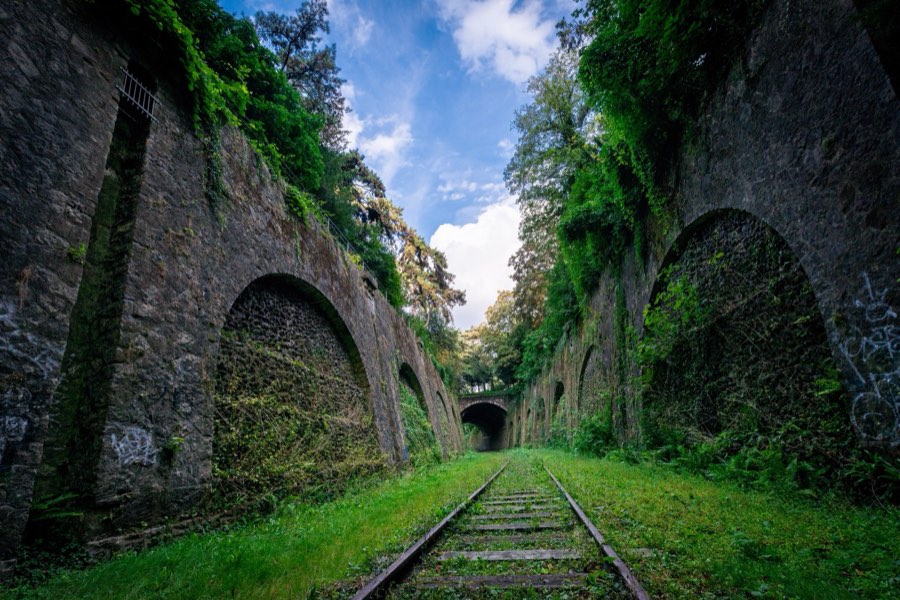 France, Été 2013. Photographie de Jordy Meow, 2/3